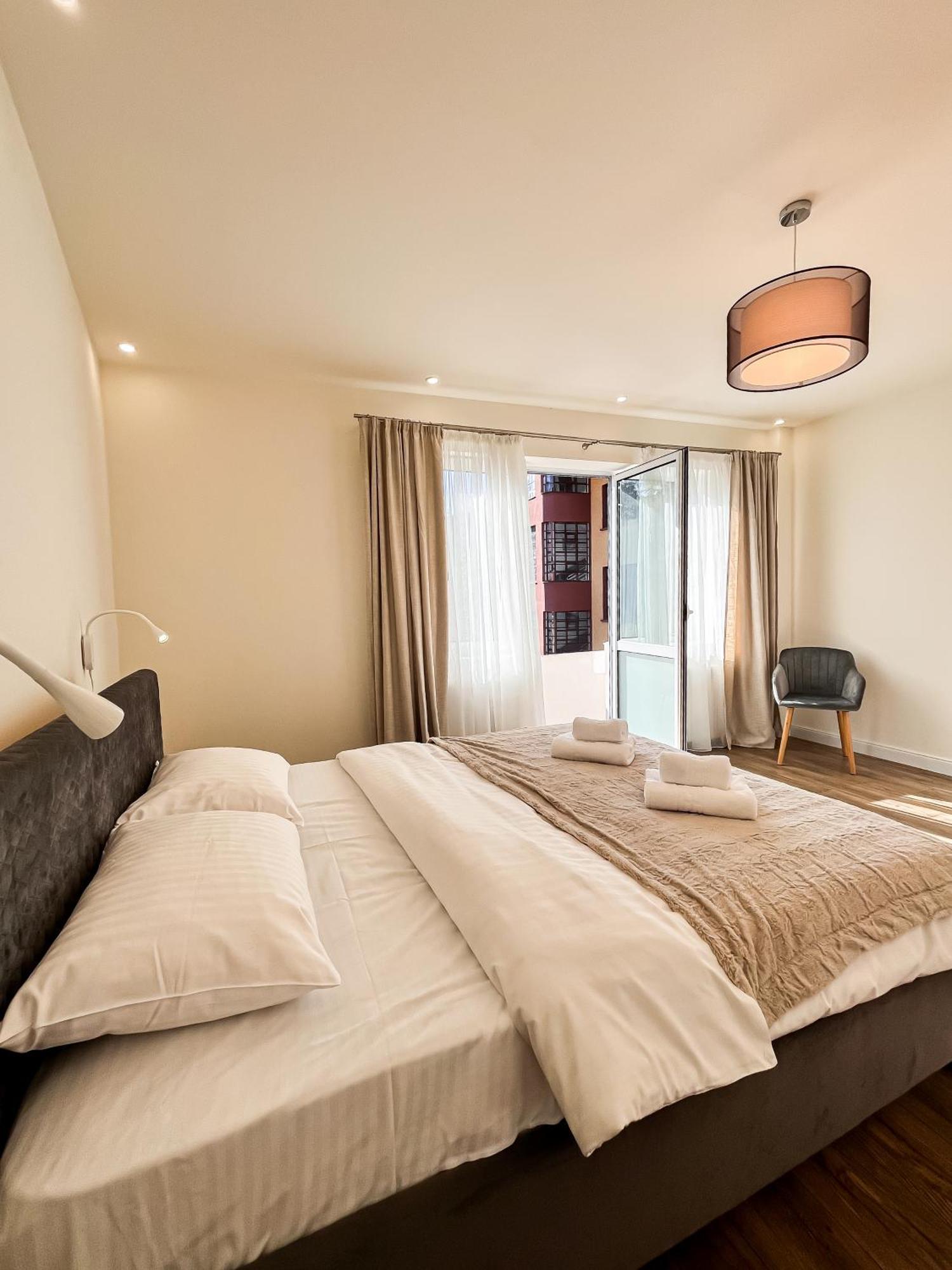 La Teatru - 2Bd Apartment Near Theatre And Old Town Brașov Exterior foto